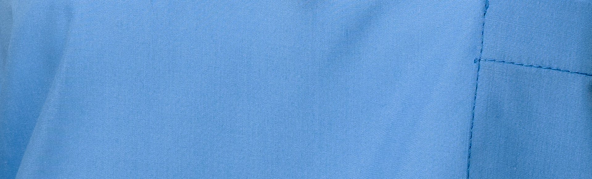 Blaues Hemd in Nahaufnahme.